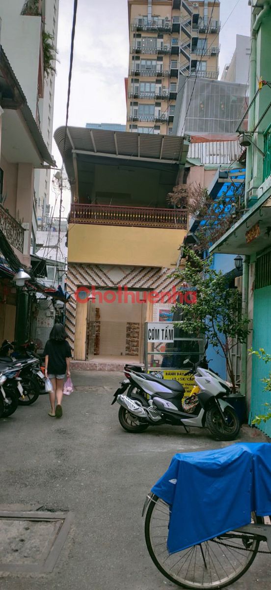 Cho thuê nhà vị trí đẹp sầm uất tiện kinh doanh đường Nguyễn Công Trứ, phường Nguyễn Thái Bình, Quận 1.