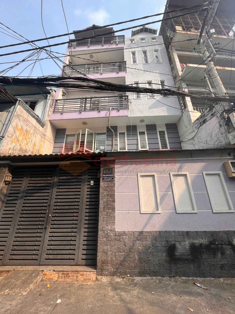 Cho thuê nhà nguyên căn Đường Cách Mạng Tháng 8, Phường 13, Quận 10.