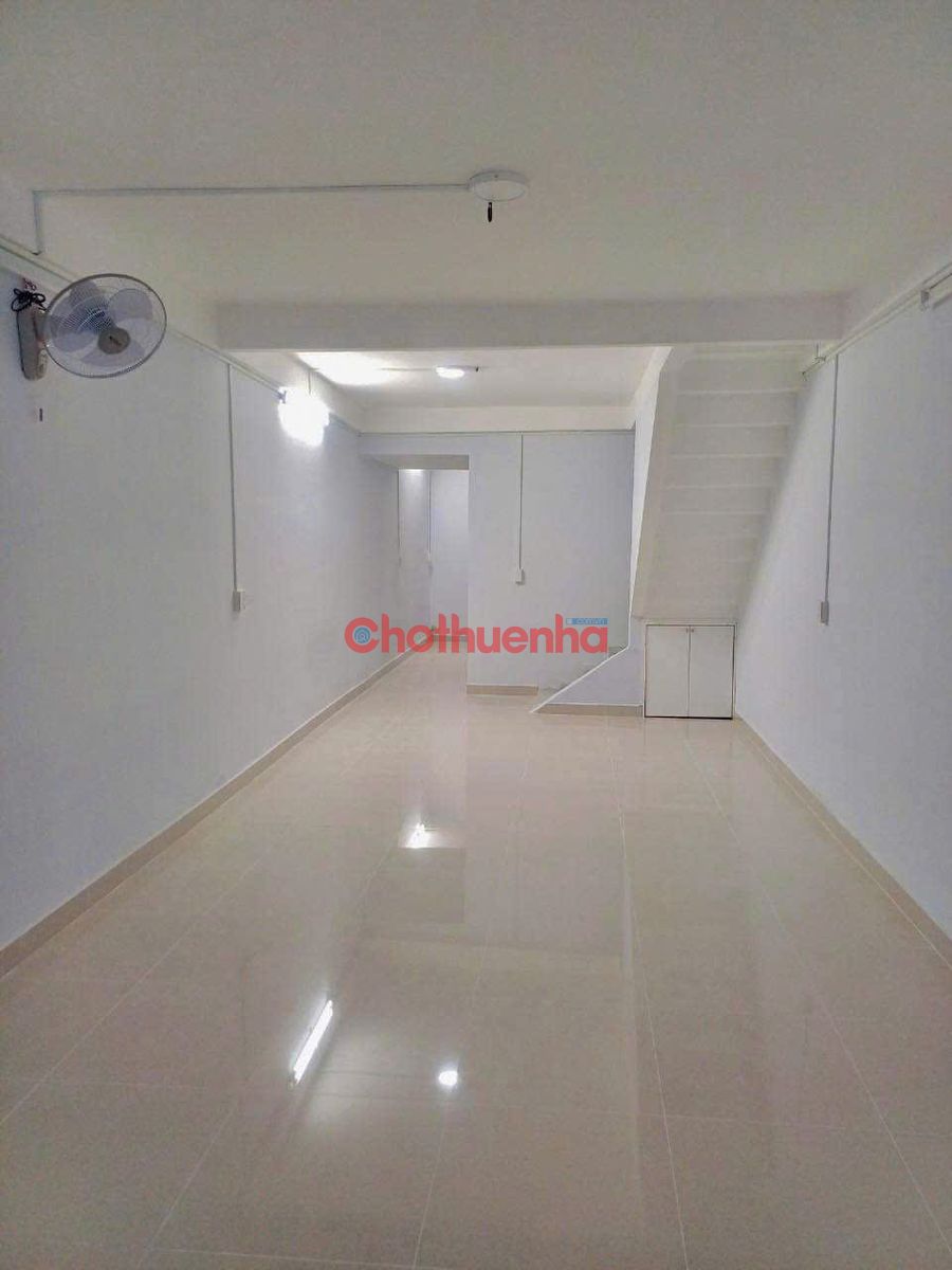 Cho thuê nhà mặt tiền đường Phan Văn Trị, Phường 11, Bình Thạnh 