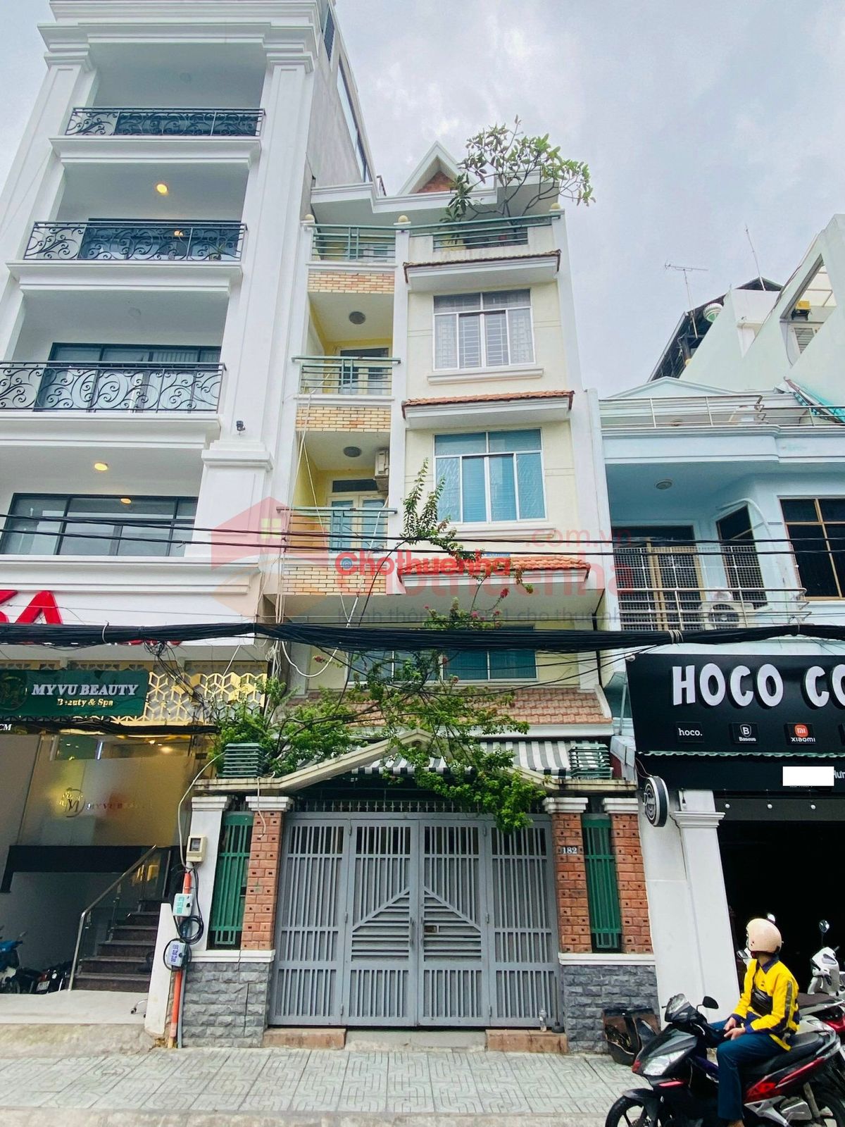 Cho thuê nhà nguyên căn đường Hòa Hưng, Phường 13, Quận 10. ngang 5m