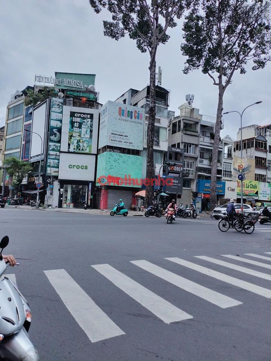 Cho thuê nhà mặt tiền Đường 3/2, Phường 12, Quận 10.