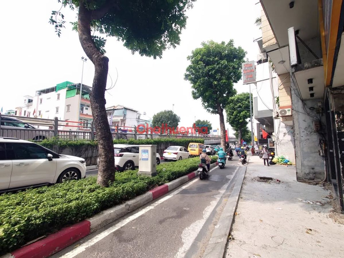 Mặt tiền Đường Ba Tháng Hai Quận 10, Tuyến 2 chiều Ngang 10x25 - 4 tầng