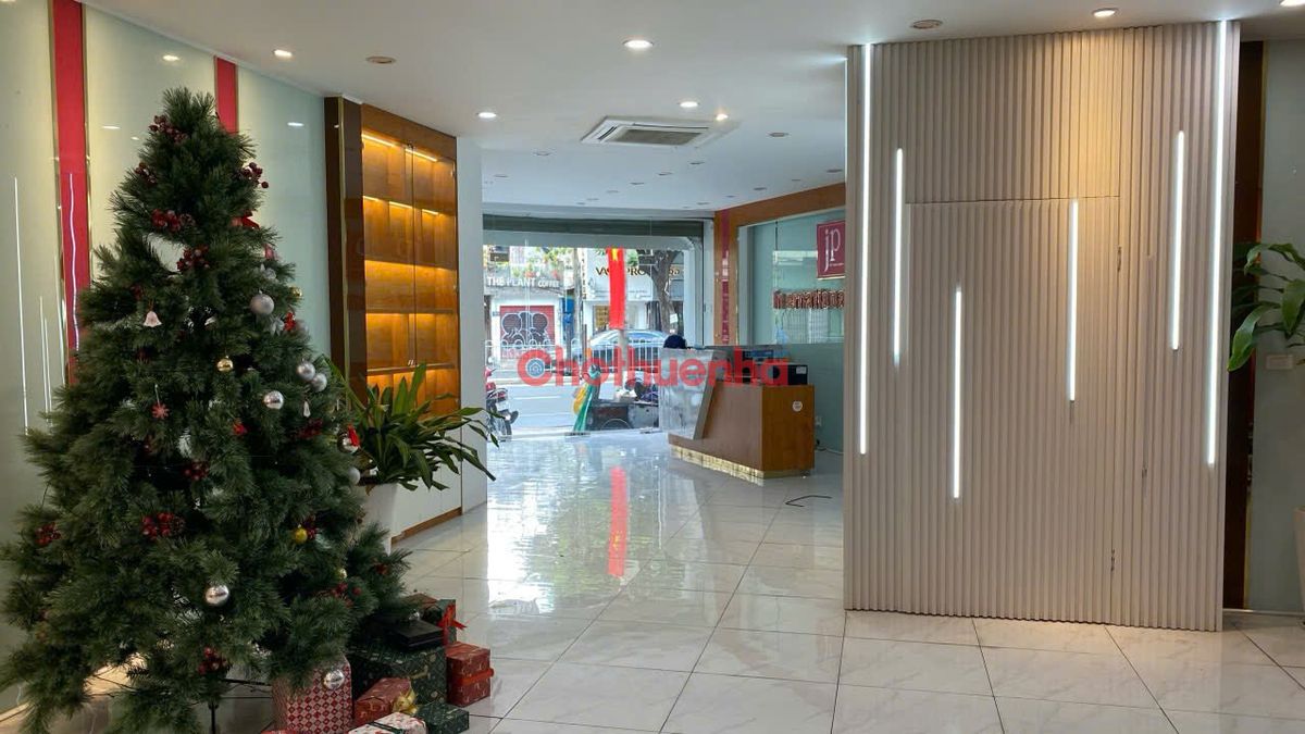 Cho thuê nhà nguyên căn Đường Nguyễn Cư Trinh - Quận 1