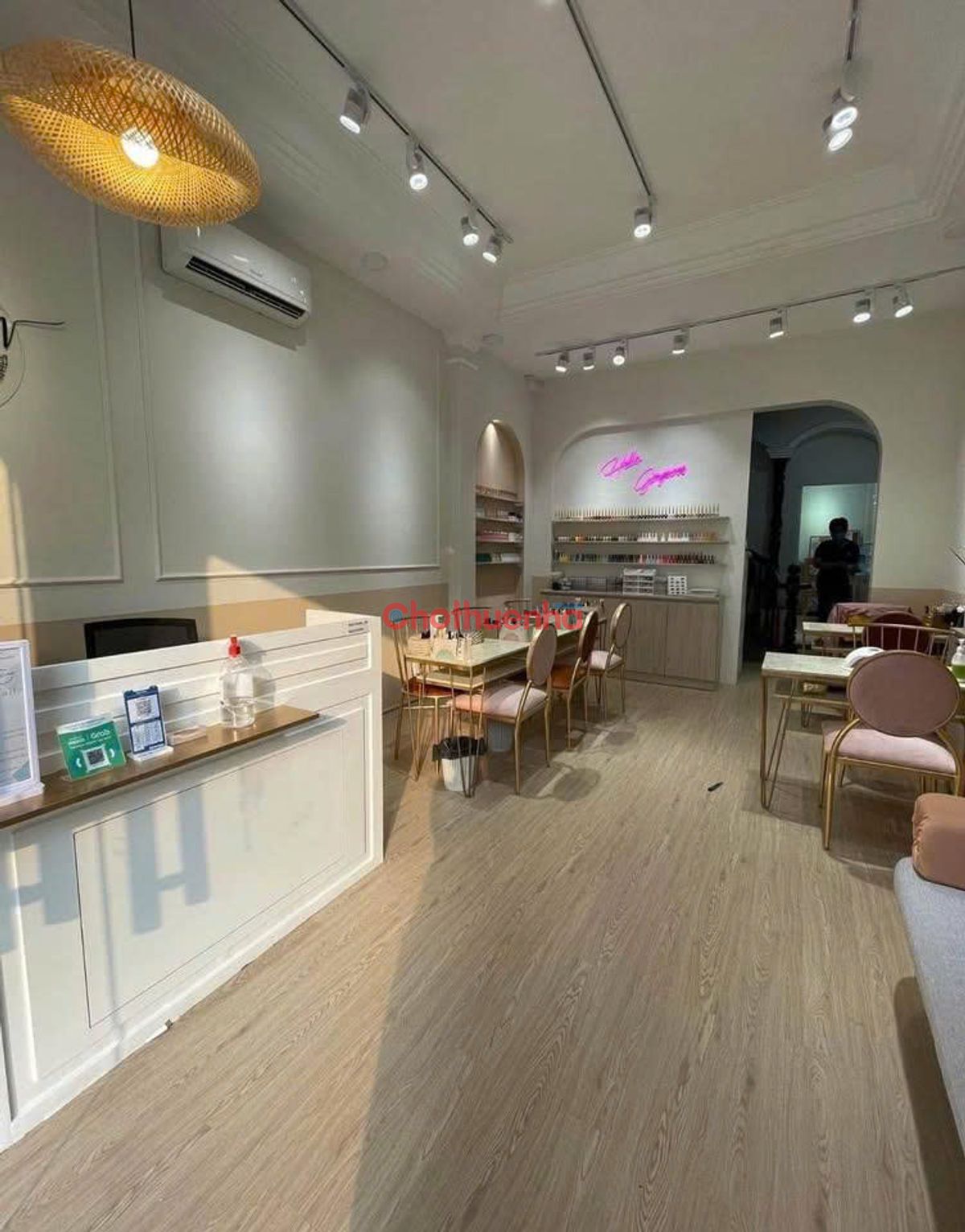 Cho thuê nhà mặt tiền đường Hoa Sứ Phường 7, Quận Phú Nhuận.