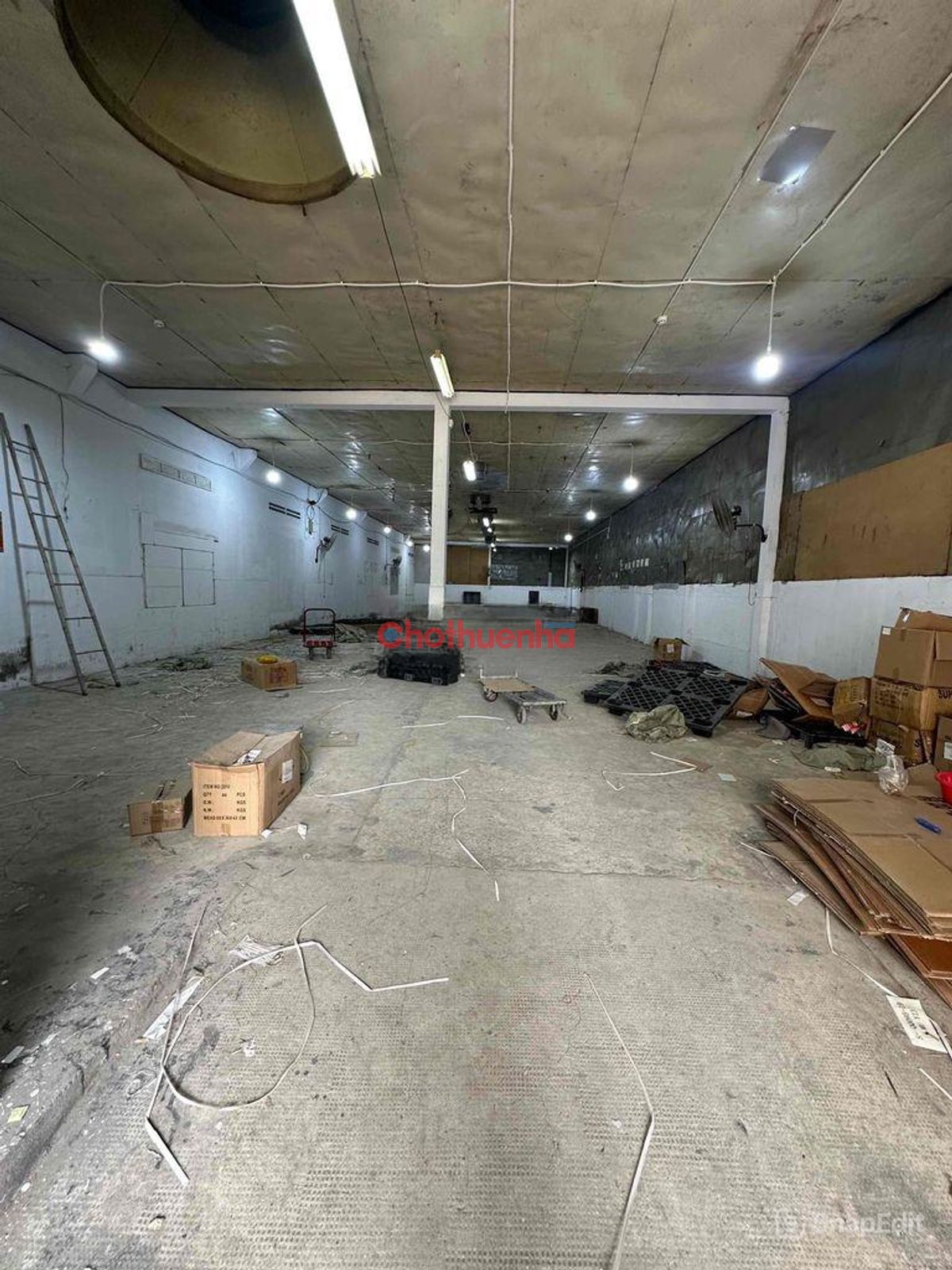 CHO THUÊ KHO 1200m2 - LẠC LONG QUÂN, QUẬN 11