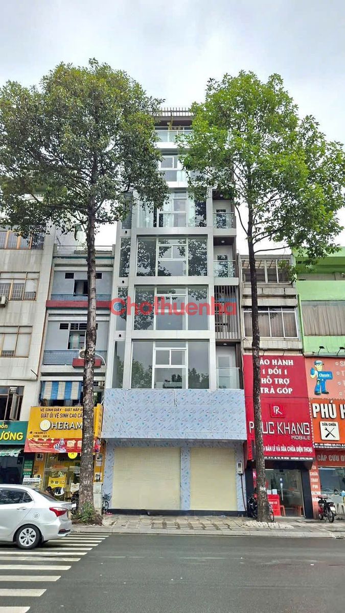 Cho thuê nhà mặt tiền đường 3/2, quận 10 - ngang 7m - có thang máy