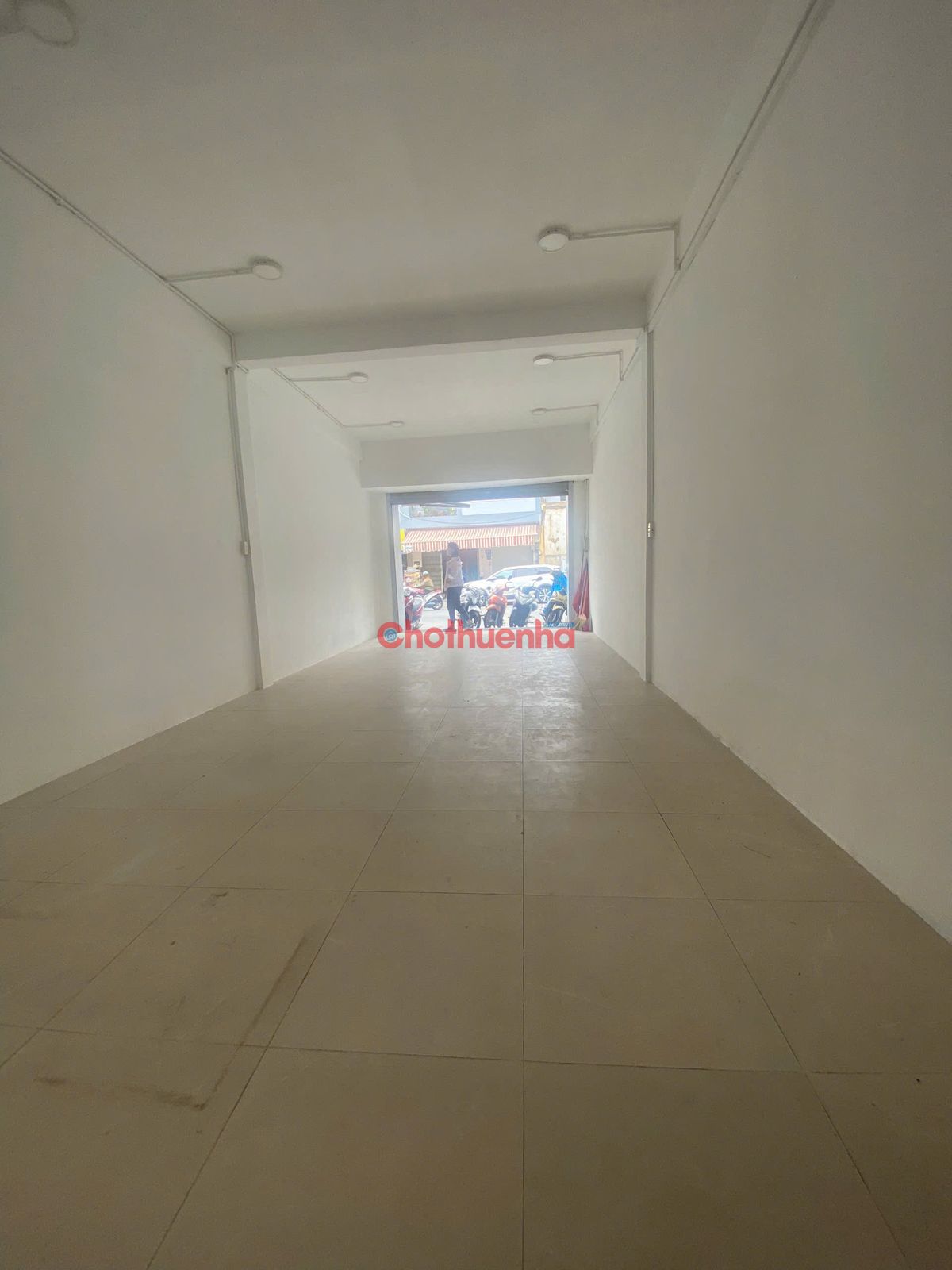 CHO THUÊ NHÀ MẶT TIỀN TRẦN NGUYÊN ĐÁN - NẰM NGÀY GẦN TRẦN QUANG KHẢI TUYẾN ĐƯỜNG 2 CHIỀU CÓ VỈA HÈ RỘNG TẠI QUẬN 1