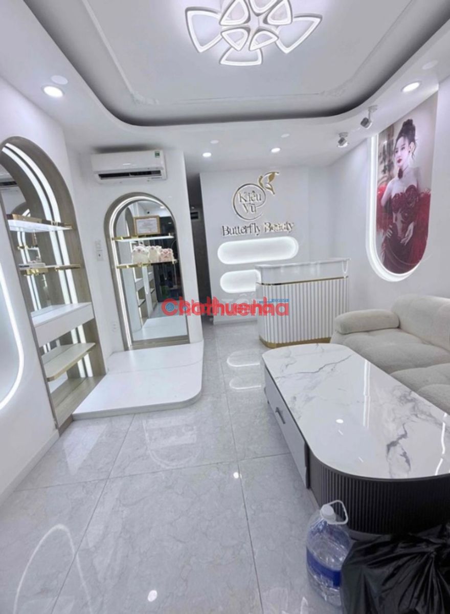 CHO THUÊ NHÀ XE HƠI ĐẬU TRONG NHÀ ĐƯỜNG PHAN VĂN TRỊ, QUẬN 5, DT: 4x8m