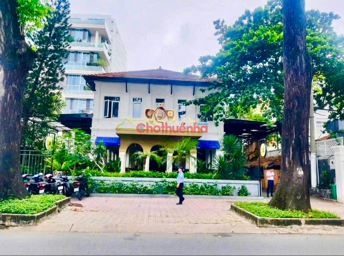 CHO THUÊ SIÊU BIỆT THỰ CỔ GÓC 2 MẶT TIỀN TRUNG TÂM QUẬN 3 - NHÀ NẰM NGAY VỊ TRÍ VÕ VĂN TẦN VÀ NGUYỄN ĐÌNH CHIỂU.