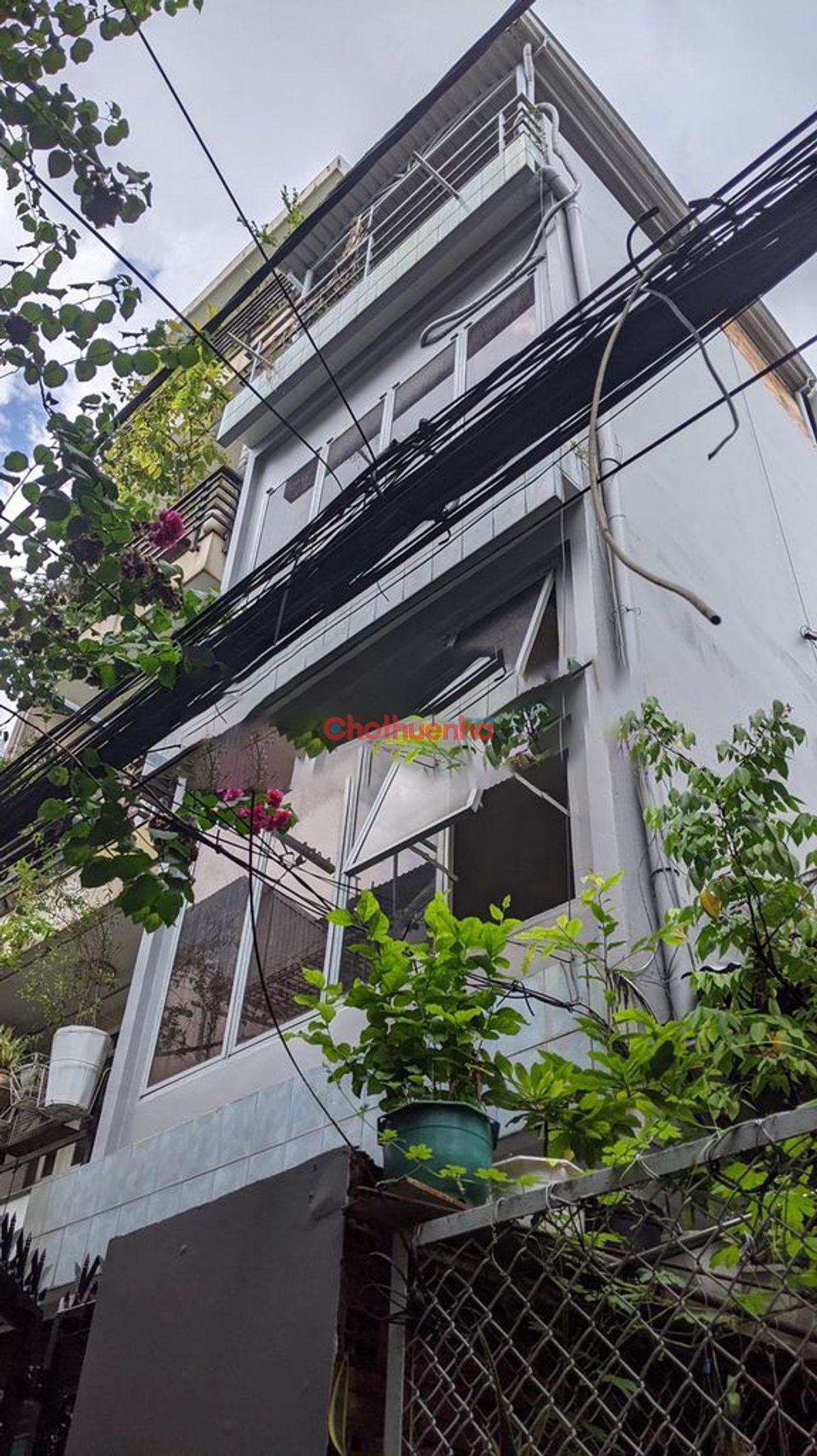 Cho thuê nhà đường 3/2, Phường 11, Quận 10 - Dt 4X15 - 3 lầu