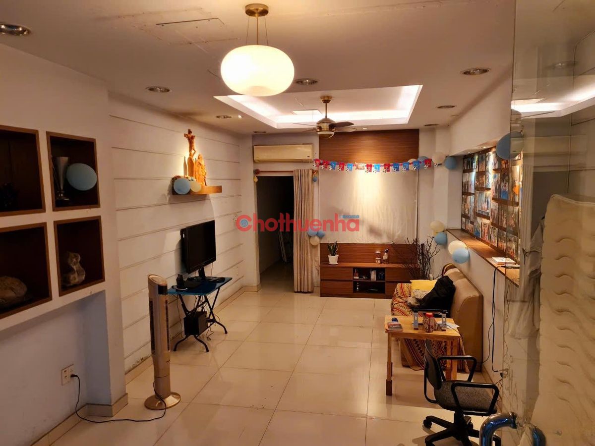 Cho thuê mặt bằng gần chợ Phạm Văn Hai