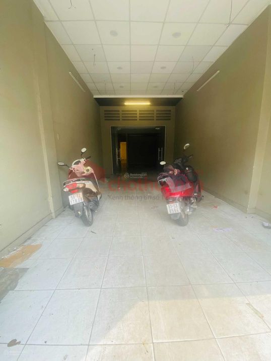 CHO THUÊ NGUYÊN CĂN NHÀ MẶT TIỀN ĐƯỜNG LÊ VĂN SỸ