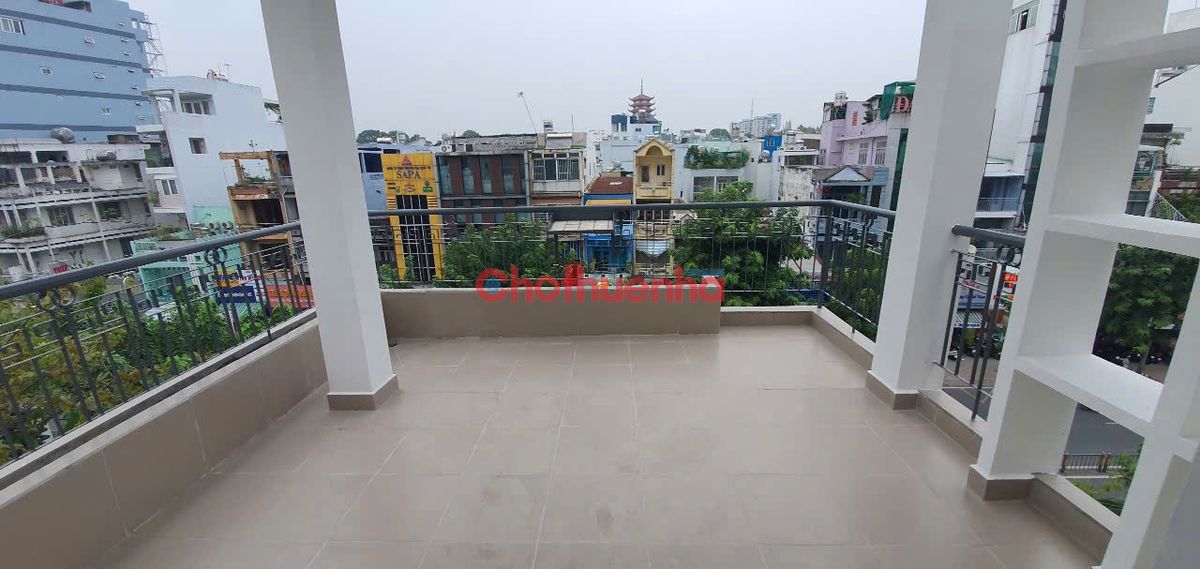 Cho thuê nhà mới xây - mặt tiền Lý Thái Tổ, Phường 9, Quận 10 