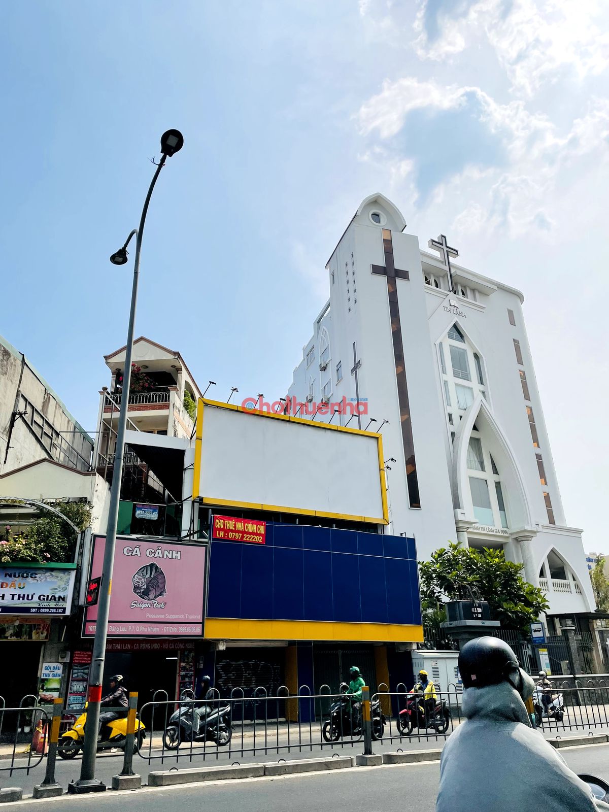 CHO THUÊ MẶT TIỀN KINH DOANH, TRƯNG BÀY SHOWROOM, QUẬN PHÚ NHUẬN 