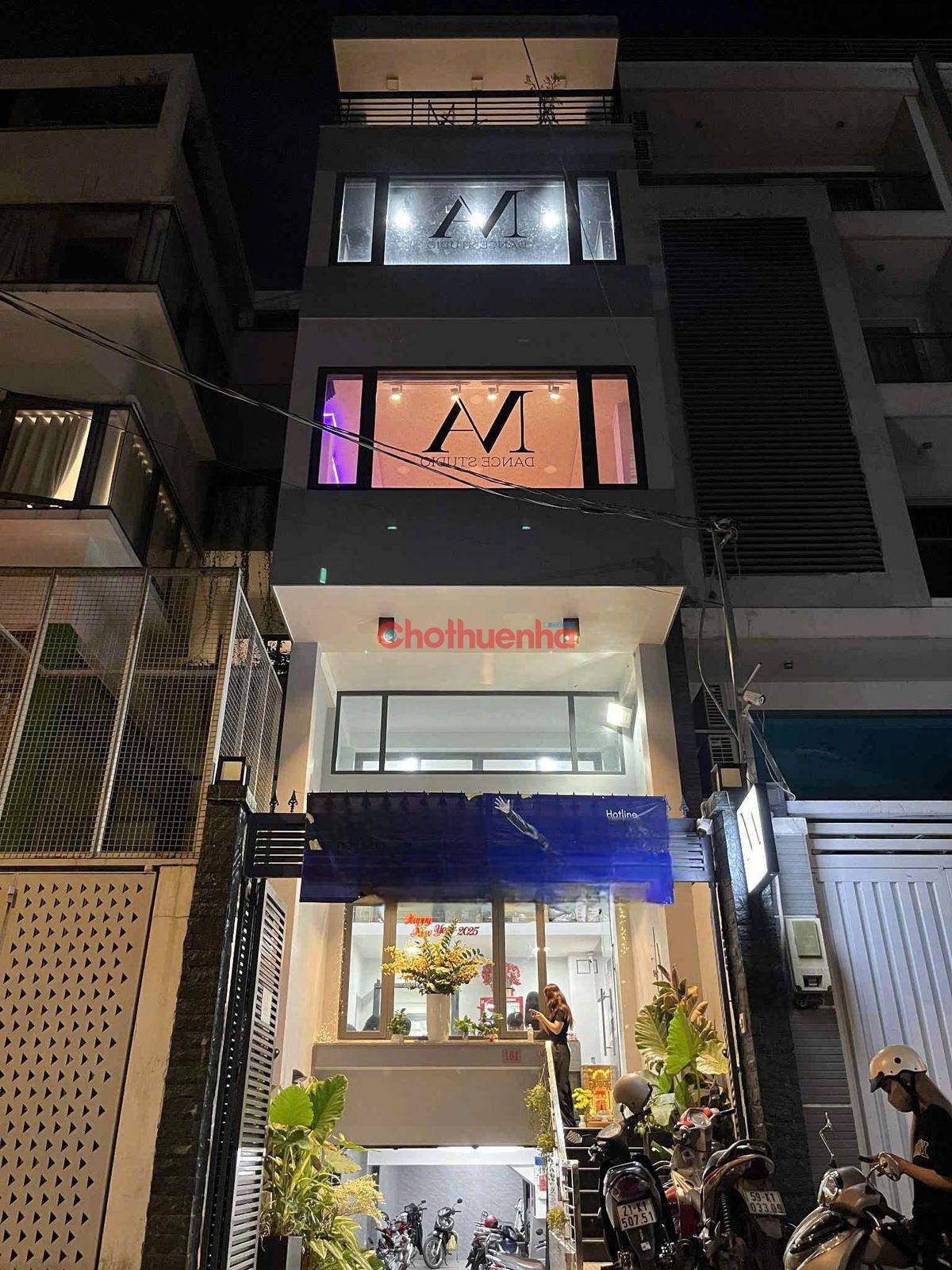 CHO THUÊ NHÀ ĐƯỜNG 3/2, QUẬN 10. CÓ HẦM, TRỆT 4 LẦU. NGAY VẠN HẠNH MALL