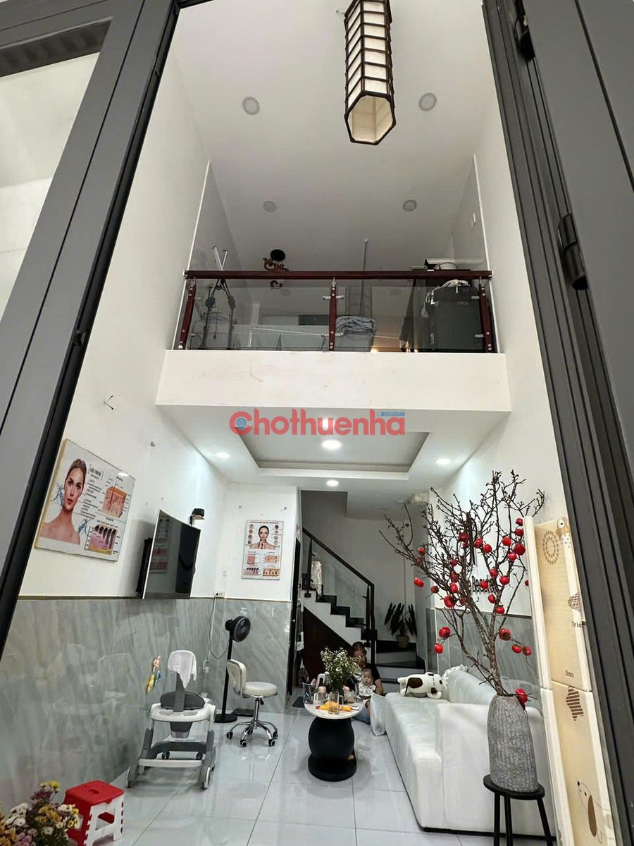 Cho thuê nguyên căn Mặt tiền Đường Số 4 - Cư xá Đô Thành, Phường 4, Quận 3