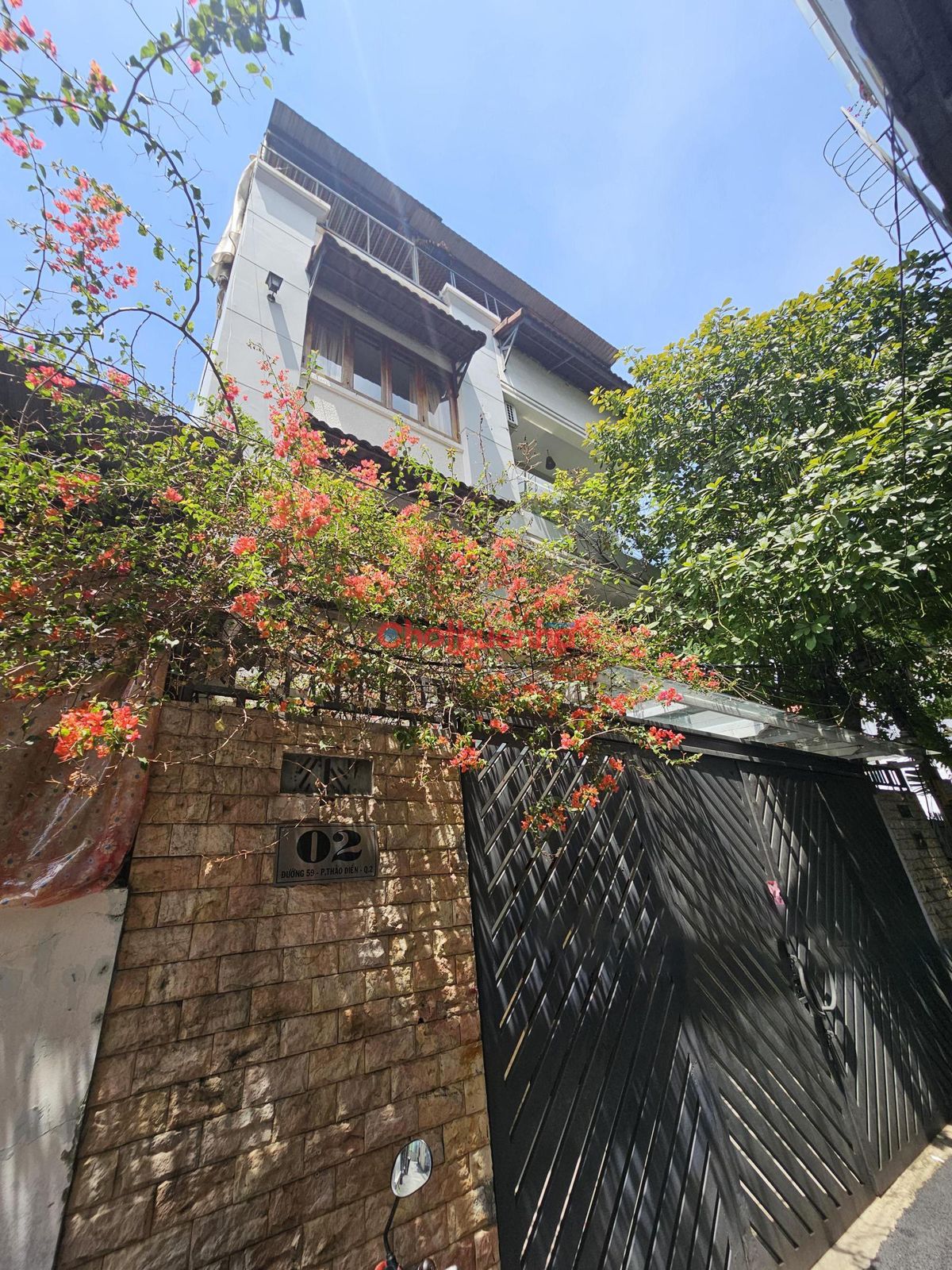 Cho thuê nhà nguyên căn khu Thảo Điền, Quận 2. 