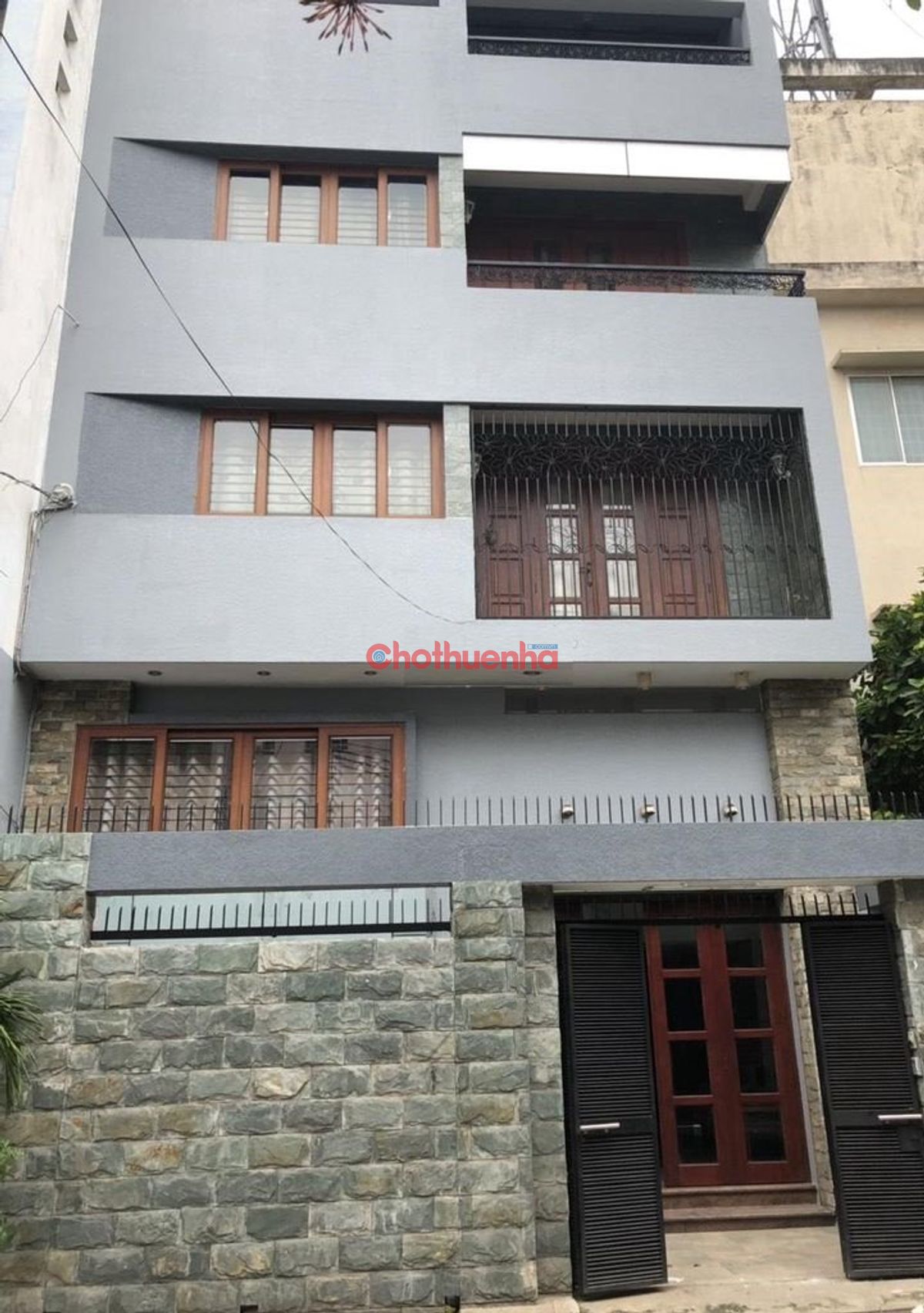 Cho thuê nhà Nguyên Căn đường Lạc Long Quận - 8x12m - 1 trệt 4 lầu
