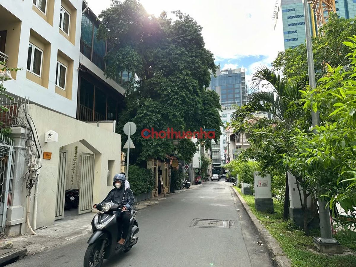 CHO THUÊ NHÀ ĐƯỜNG NGÔ VĂN NĂM (200M2) - GẦN CẦU BASON, QUẬN 1