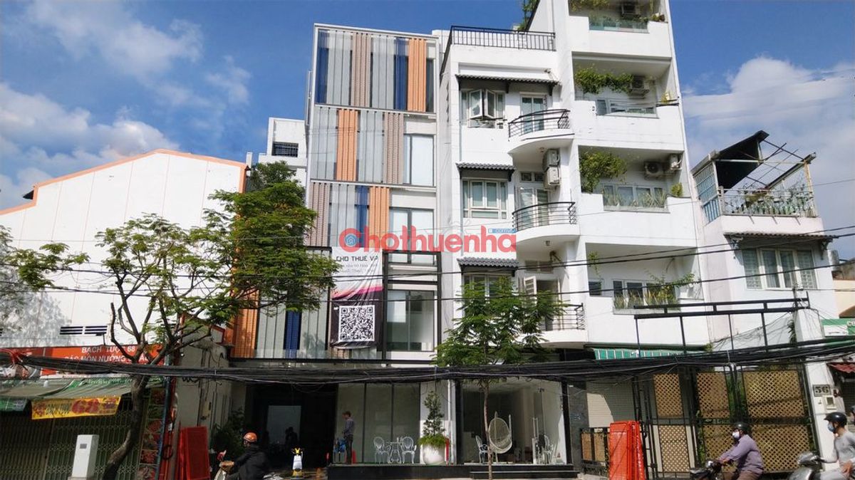 Cho thuê sàn VP mặt tiền Hòa Bình - diện tích 144m2 - sàn mới trống suốt