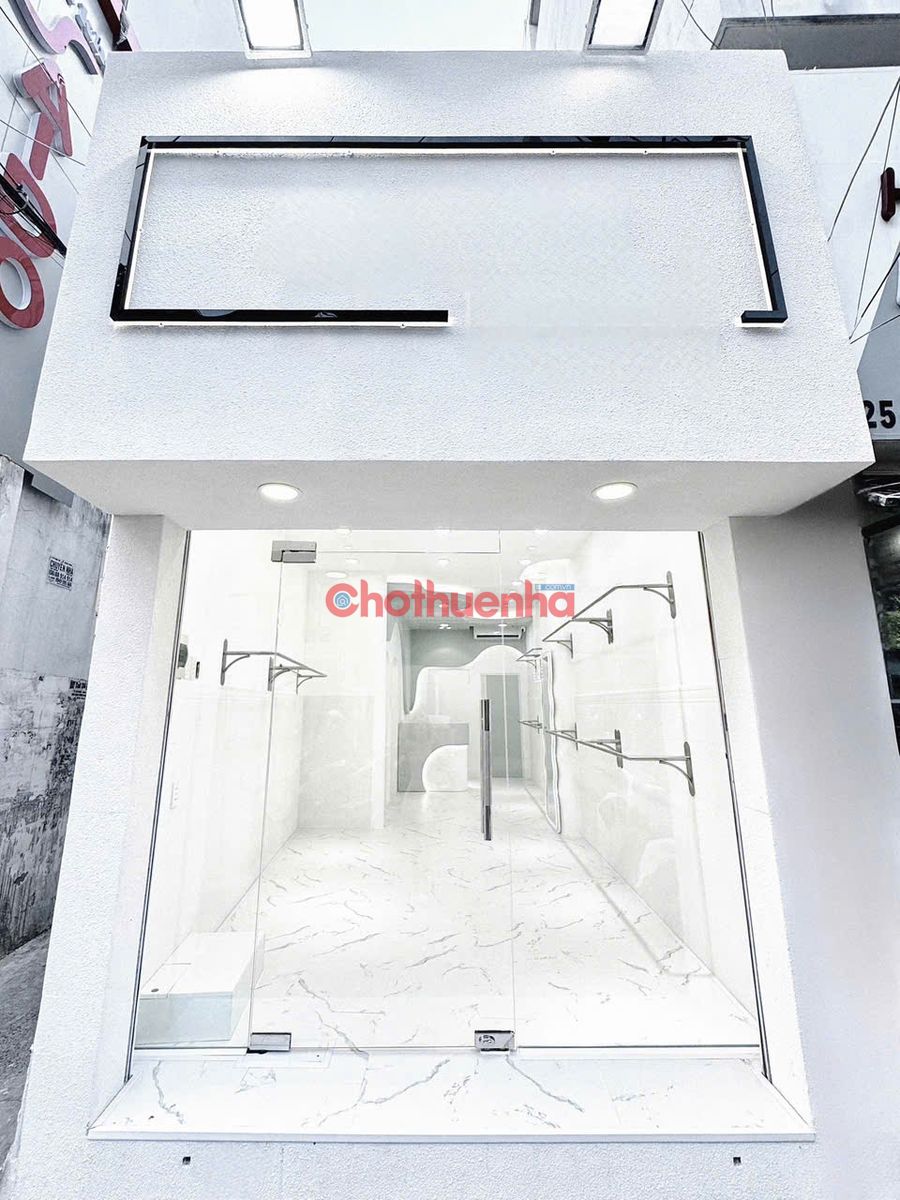 Cho thuê nhà mặt tiền Huỳnh Văn Bánh - vị trí kinh doanh sầm uất