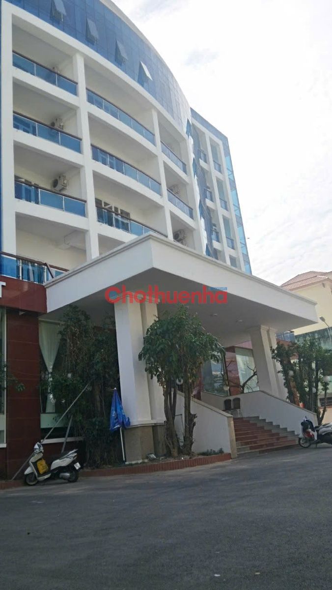 Cho thuê mặt bằng Thành Thái, Phường 14, Quận 10. Diện tích 250m2 trệt