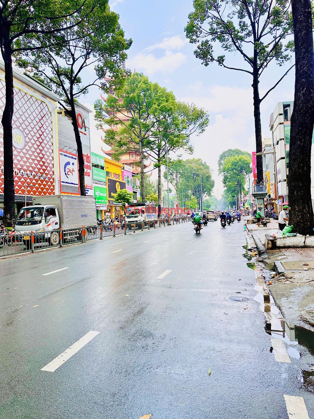 CHO THUÊ NHÀ MẶT TIỀN ĐƯỜNG 3/2 ,  PHÙ HỢP CHO SPA, THẨM MỸ TẠI QUẬN 10