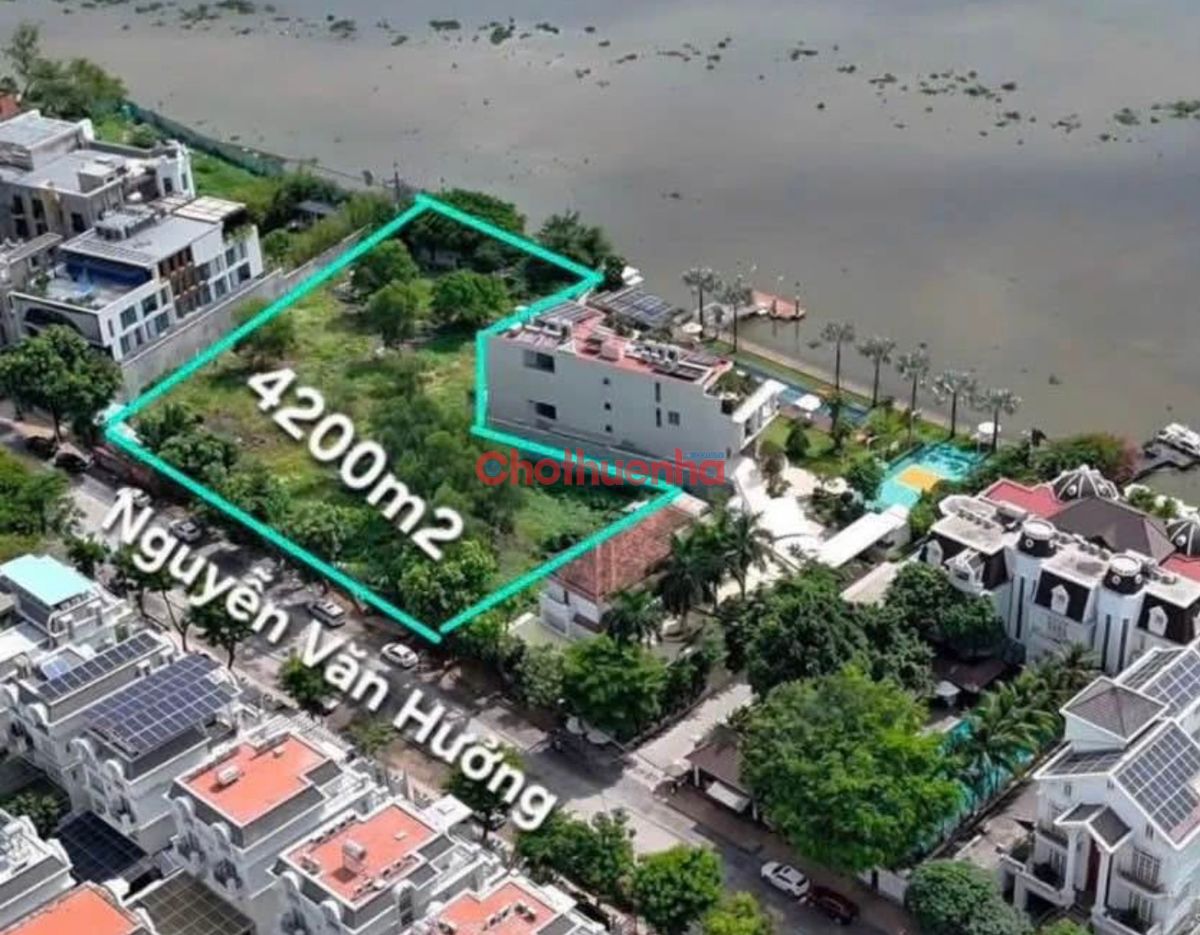Cho thuê đất 2 mặt tiền tại 191- 195 Nguyễn Văn Hưởng, P. Thảo Điền, Thủ Đức., DT: 4200m2