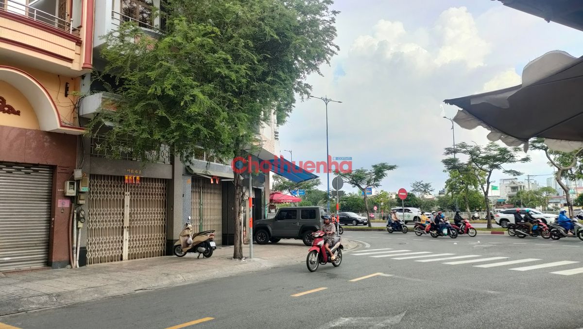 Cho thuê nhà nguyên căn tại địa chỉ mặt tiền Ngô Quyền, Phường 6, Quận 5 , 4x19m