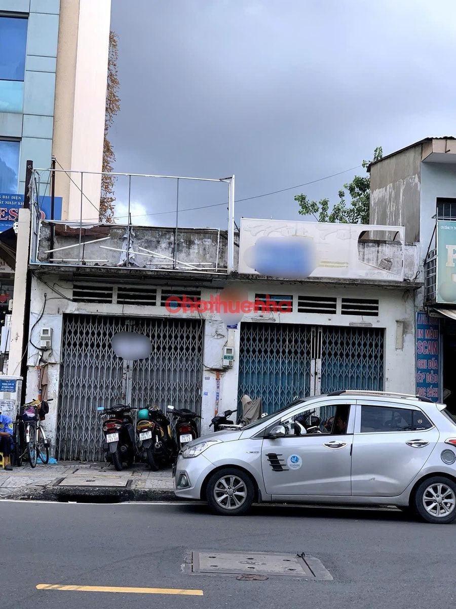 CHO THUÊ NHÀ NGUYÊN CĂN - MẶT TIỀN THÀNH THÁI, QUẬN 10 - Ngang 8m x Dài 26m 