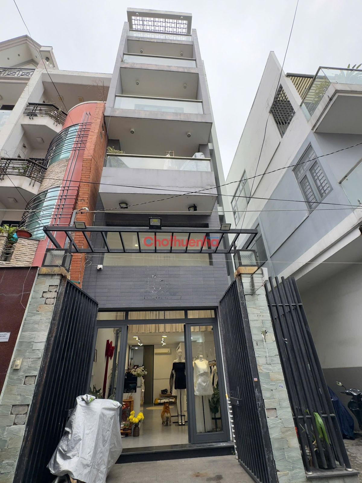 NHÀ HXH HUỲNH VĂN BÁNH (5,5X14M) TRỆT 3 LẦU ST. GIÁ CHỈ 30TR