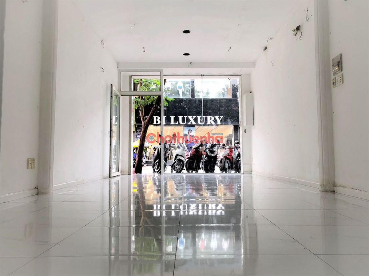 CHO THUÊ NHÀ MẶT TIỀN ĐƯỜNG LÊ VĂN SỸ. VỊ TRÍ ĐẸP. NGANG 4M 4 TẦNG. CẦU THANG CUỐI NHÀ 