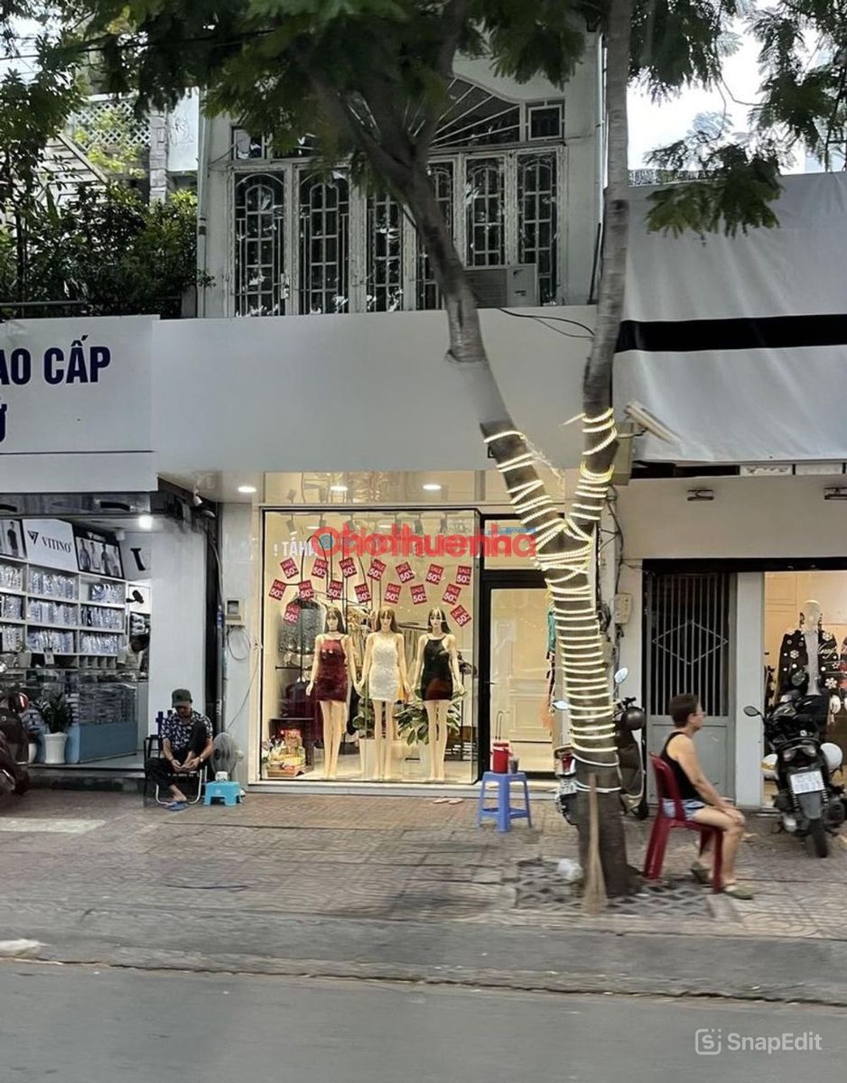 CHO THUÊ NHÀ MẶT TIỀN ĐƯỜNG LÊ VĂN SỸ. VỊ TRÍ ĐẸP. NGANG 4M 4 TẦNG. CẦU THANG CUỐI NHÀ 