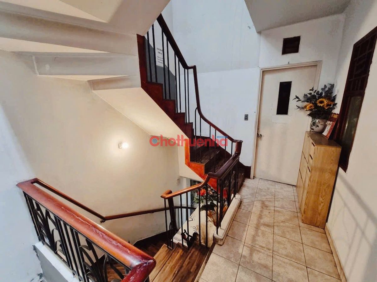 CHO THUÊ VILLA 7.5X18 - HẺM XE HƠI NAM KÌ KHỞI NGHĨA Q3