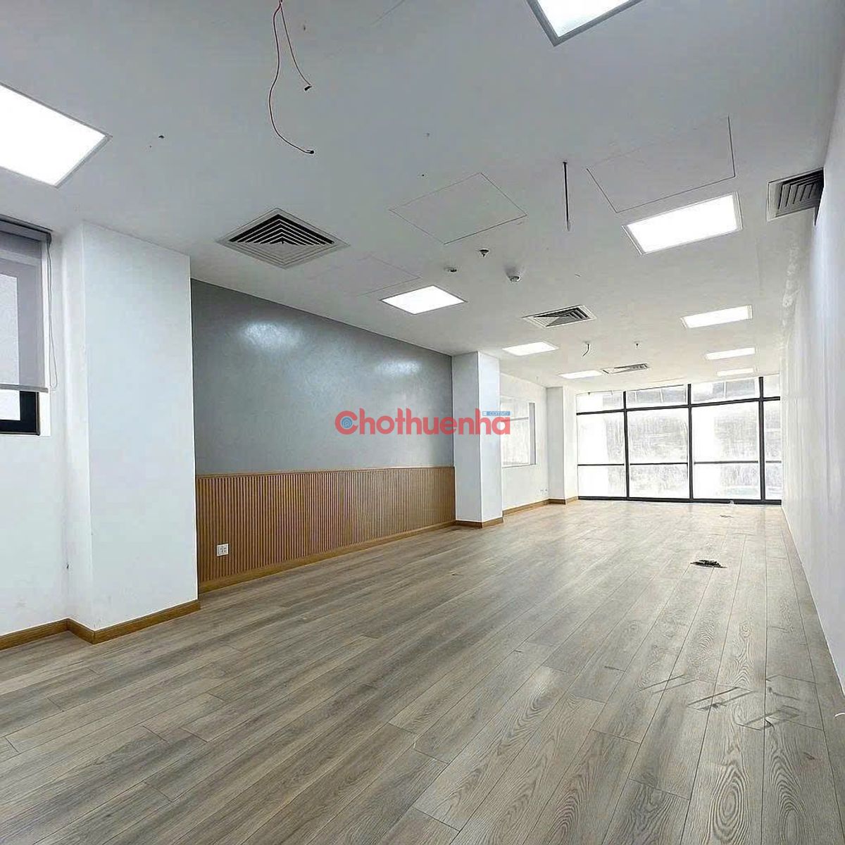 Cho thuê sàn văn phòng mặt tiền đường Cô Giang, Quận 1 - 100m2 Lầu 3 