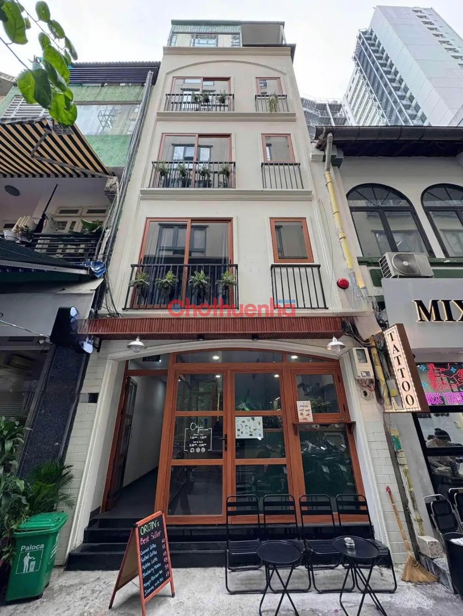 Sang nhượng quán cafe - ngay chợ Bến Thành, kinh doanh sầm uất