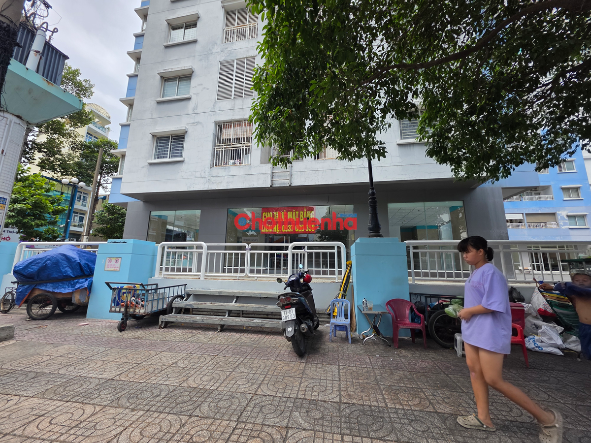 Cho thuê mặt bằng Nguyễn Chí Thanh, Phường 9, quận 5 - sàn suốt, rộng 14m