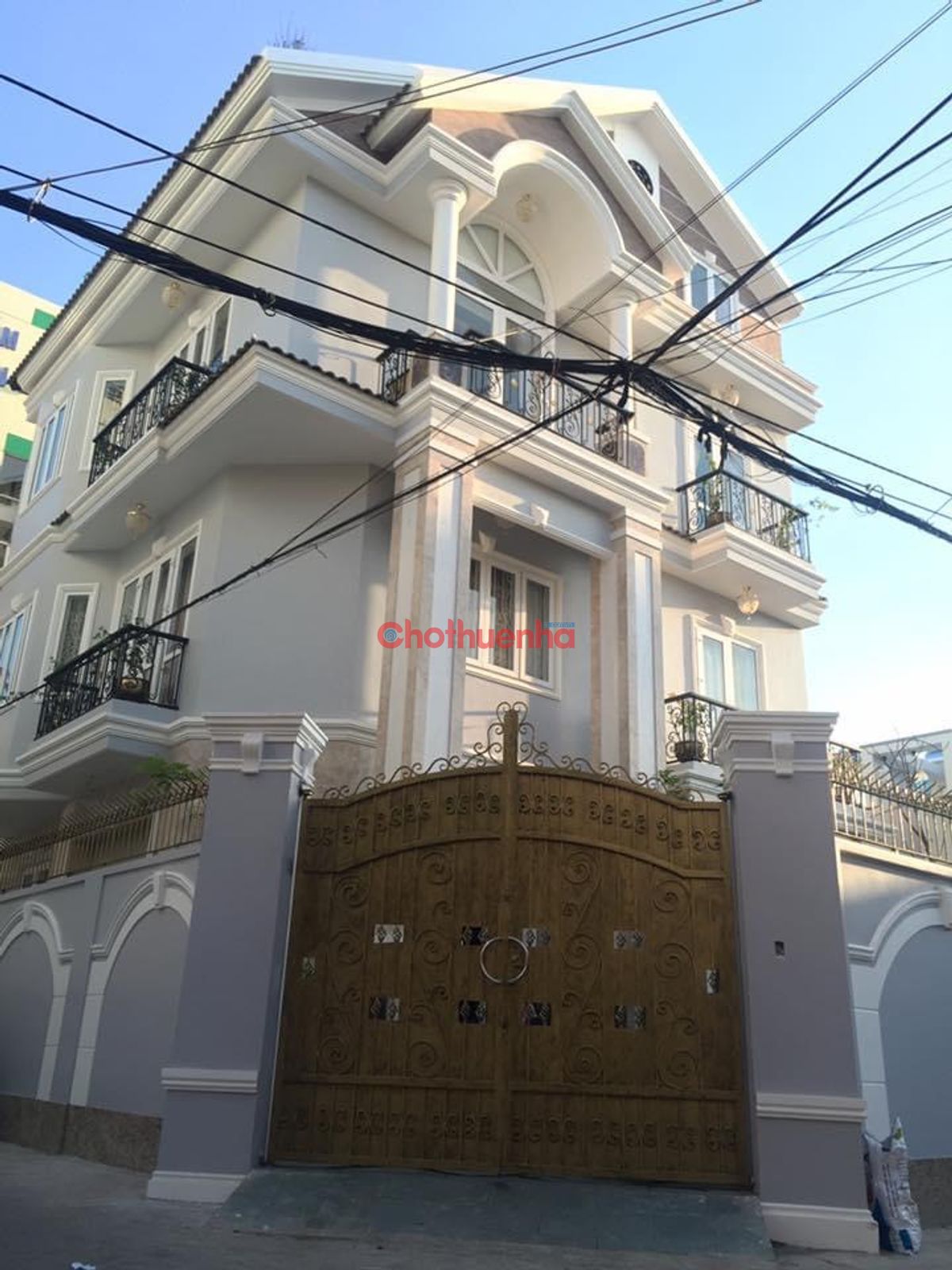 Cho thuê biệt thự hẻm xe hơi đường Lê Đại Hành, Phường 13, Quận 11, DT: 11x15m