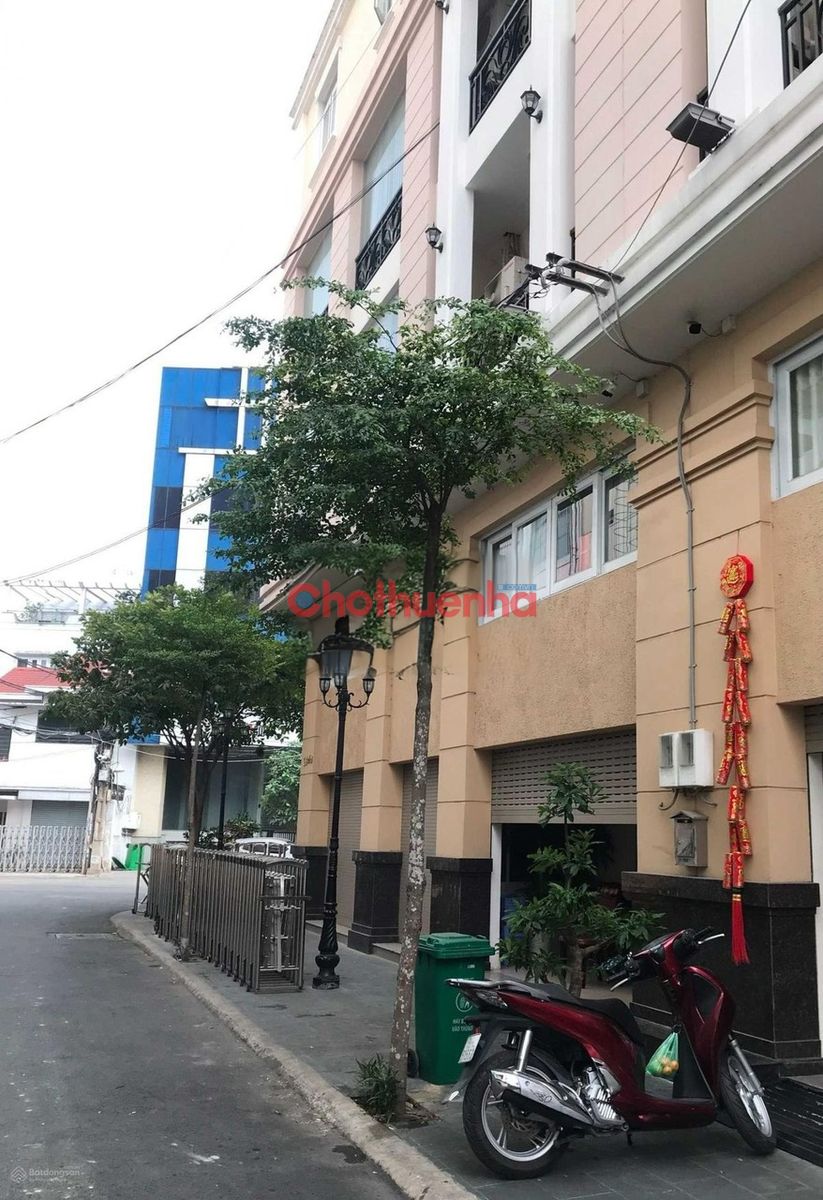 Cho thuê nhà hẻm xe hơi đường Nguyễn Văn Trỗi, Phường 10, quận Phú Nhuận