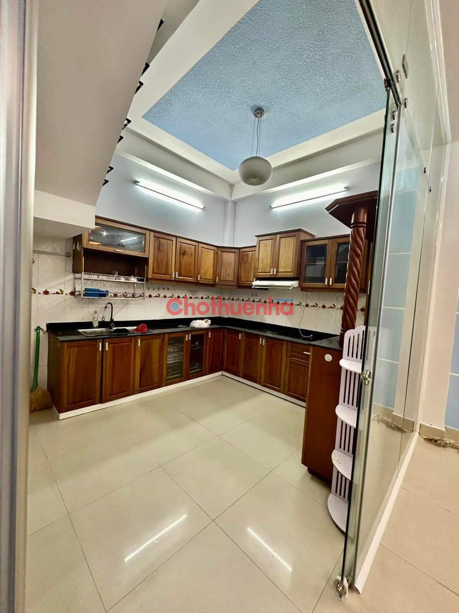 Cho thuê nhà đường Thích Quảng Đức, P.15, Phú Nhuận - 4x9m, 4 Tầng, 5 Phòng Ngủ