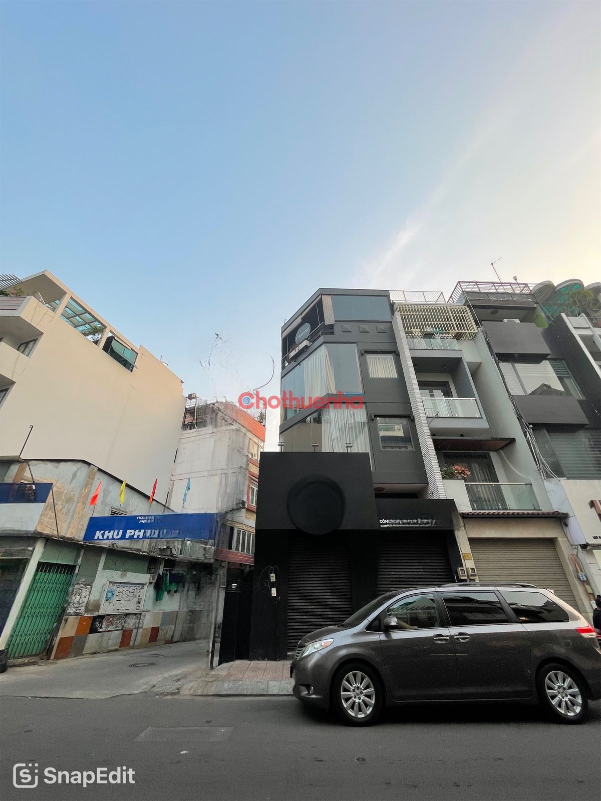 CHO THUÊ NHÀ GÓC 2 MẶT TIỀN HUỲNH VĂN BÁNH, PHƯỜNG 13, PHÚ NHUẬN - GẦN LÊ VĂN SỸ