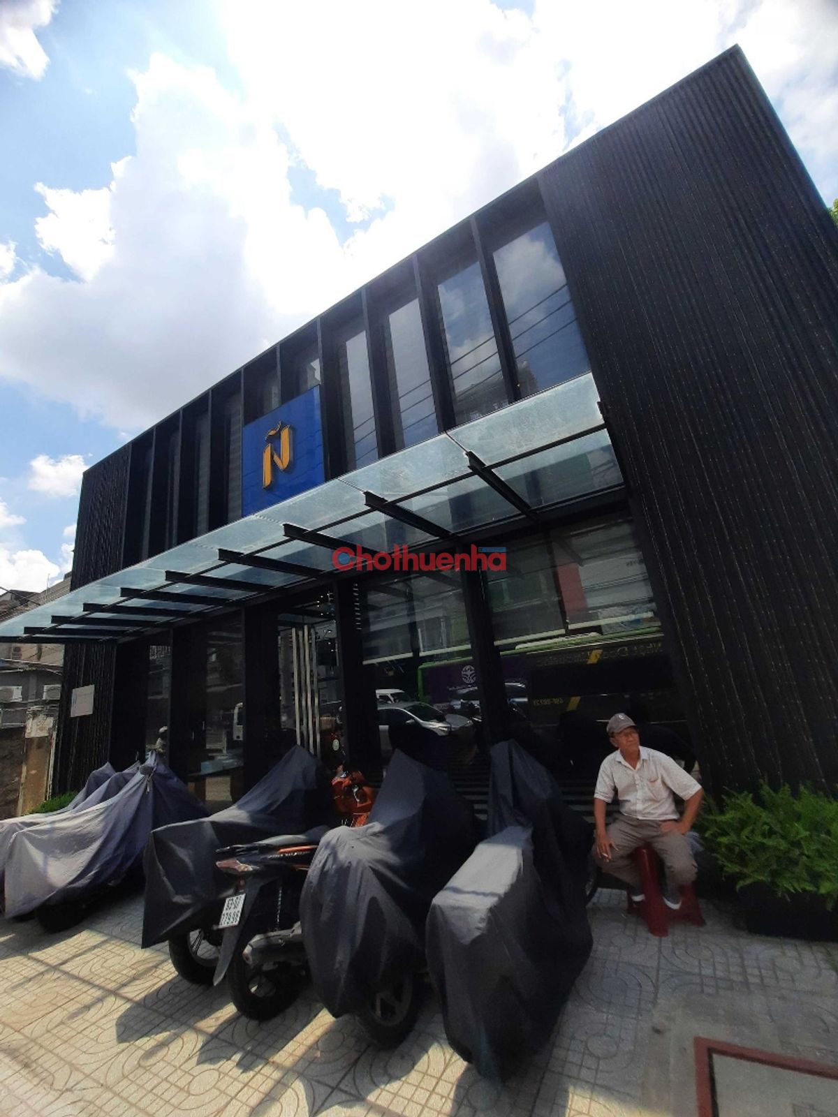 CHO THUÊ MẶT TIỀN NGANG 10 - MẶT TIỀN BÌNH THẠNH SẦM UẤT