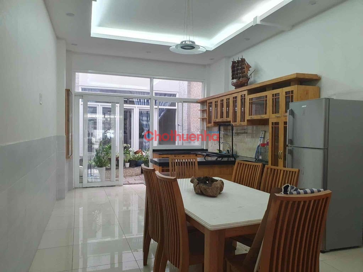 Cho thuê nhà nguyên căn Hồ Văn Huê, Phường 9, Quận Phú Nhuận. Full nội thất