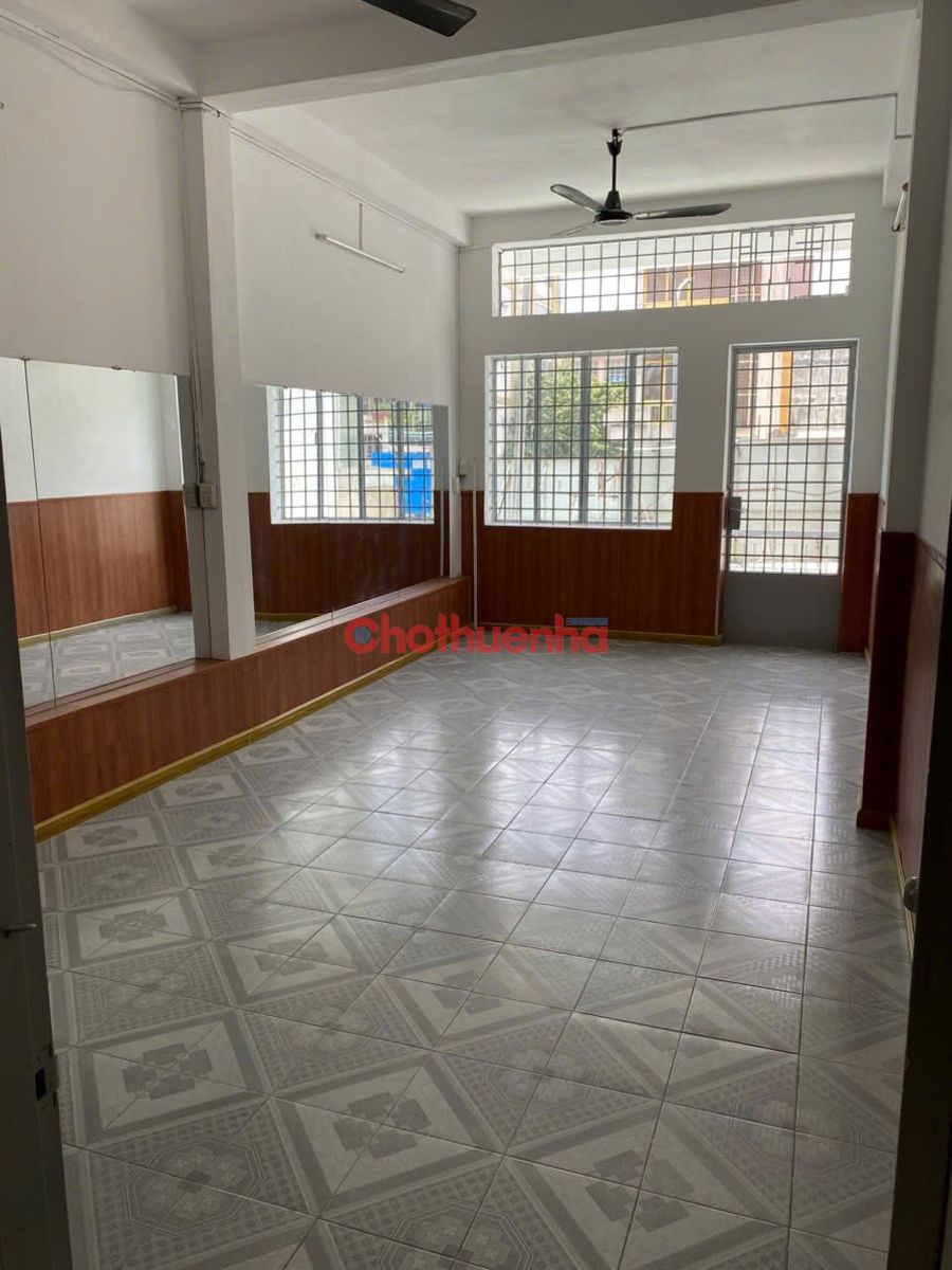 CHO THUÊ NGUYÊN CĂN - Ngang 4m x Dài 28m - NHÀ MẶT TIỀN ĐƯỜNG HOÀNG VĂN THỤ, TÂN BÌNH - 
