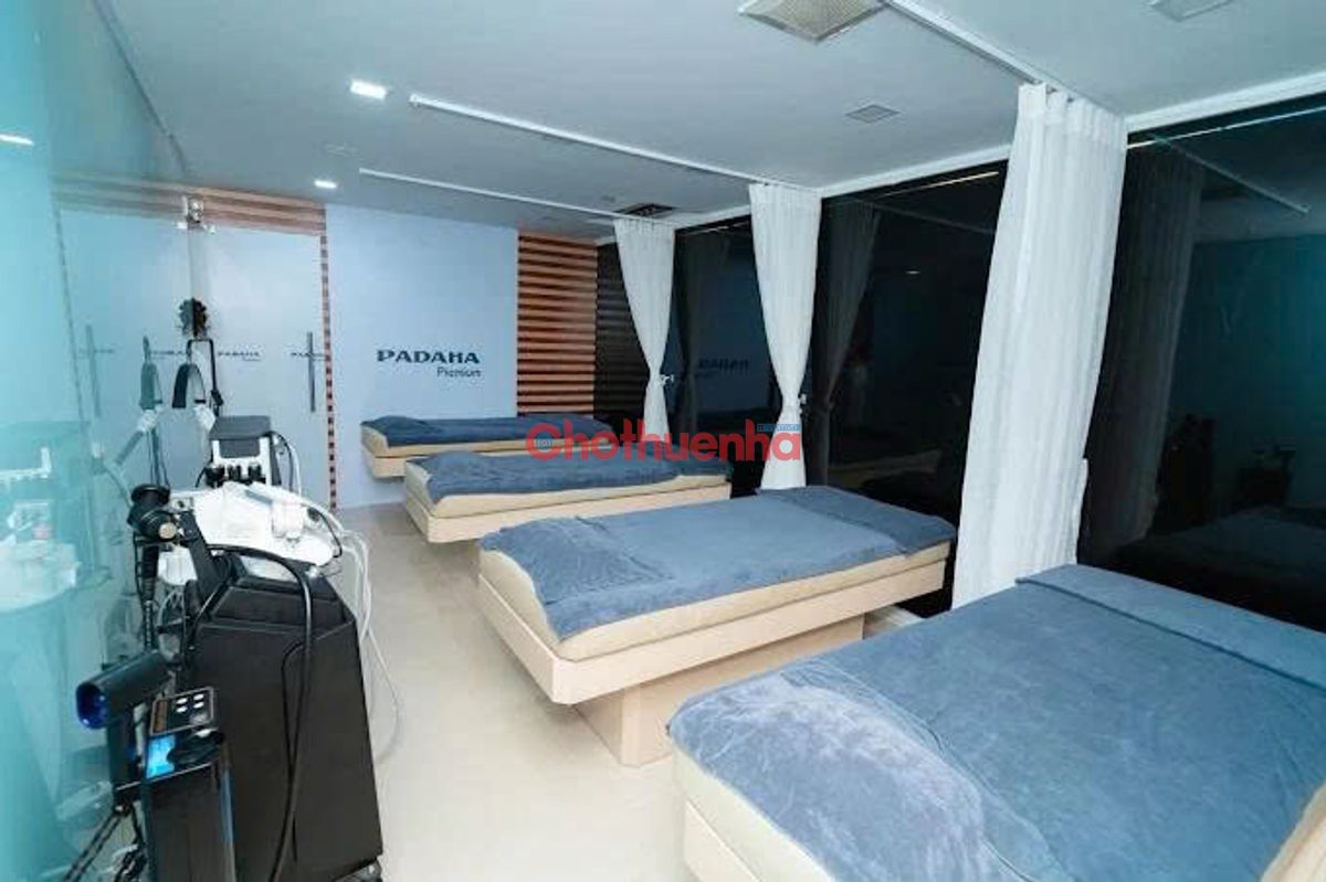 Cho thuê shophouse 1 trệt 1 lầu  165 m2 - MẶT TIỀN Nguyễn Phúc Nguyên, Quận 3 -7.5mx11m