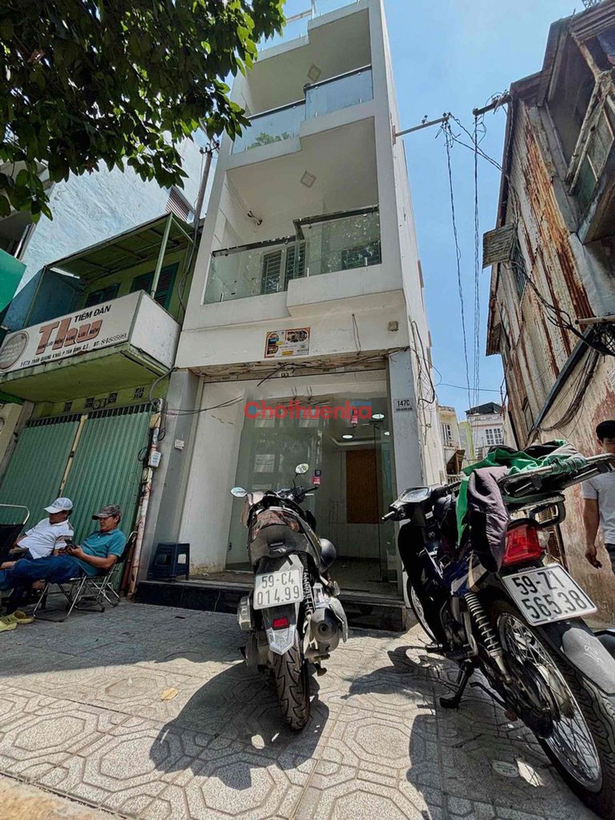 CHO THUÊ MẶT BẰNG GÓC 2 MẶT TIỀN TRẦN QUANG KHẢI, QUẬN 1 – VỊ TRÍ ĐẸP, NHẬN DIỆN CAO