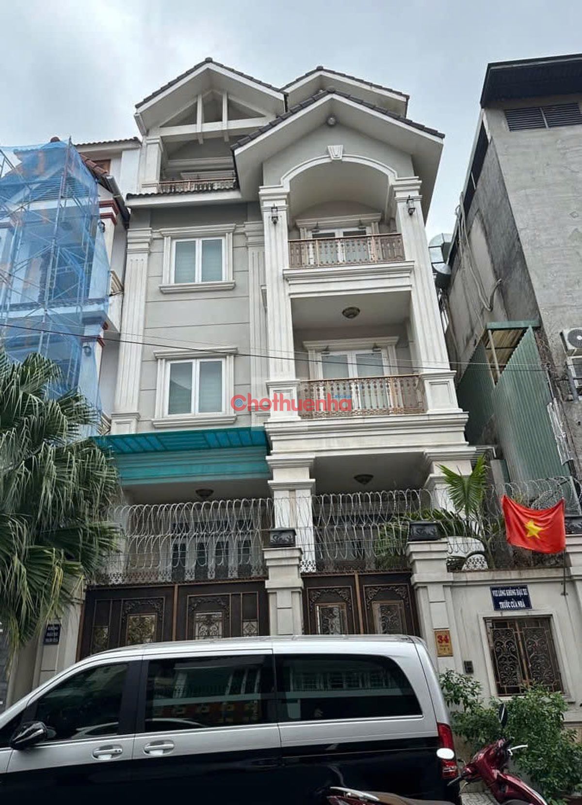 Cho thuê nhà mặt tiền đường Hoa Đào, Phú Nhuận - DT 8x16 - Hầm 3 Lầu 