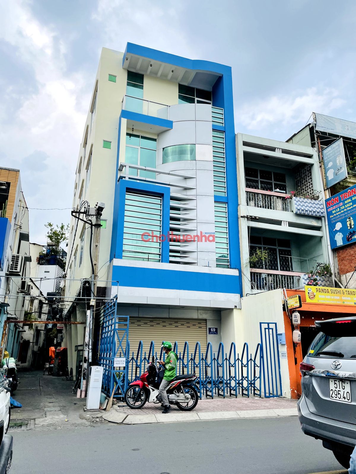 Cho thuê Tòa Nhà 595 m2 - Mặt tiền đường Nguyễn Thông, phường 9, Quận 3 - THANG MÁY -6.2mx24m -1T 3L - Chỉ 150 Triệu.