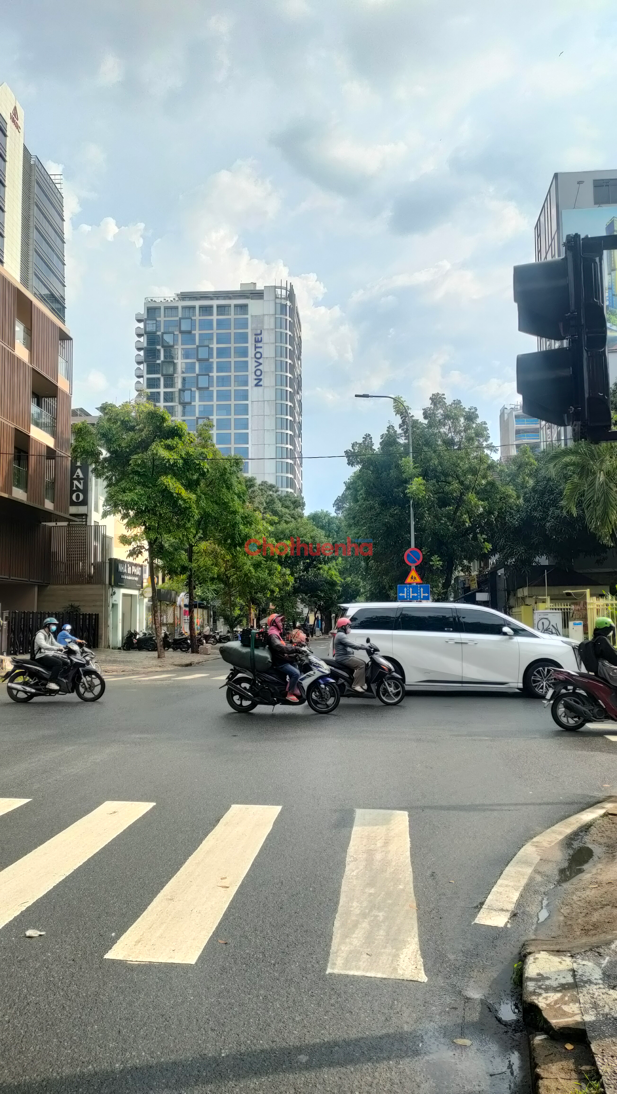 Cho thuê nhà Góc 2 Mặt tiền Làm Thương hiệu  Nguyễn Đình Chiểu - Phùng Khắc Khoang phường Dakao quận 1 