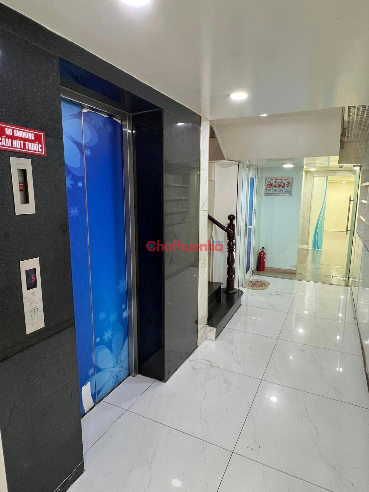 Cho thuê nhà mặt tiền kinh doanh đường 3/2, phường 11, quận 10. Nhà có sẵn PCCC, thang máy